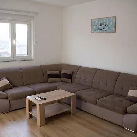 Stunning View Balcony, Walk To Old Bridge Apartment *